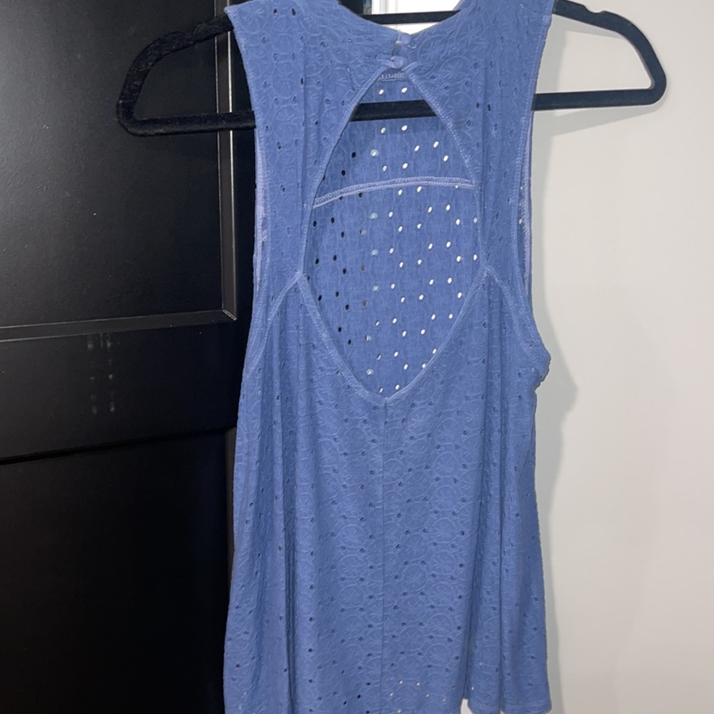 Blue Tank - Picture 2 of 3